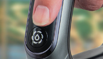 AquaFloorCleaner Cordless, кнопка включения режима стерилизации и самоочистки Аккумуляторный моющий пылесос AquaFloorCleaner Cordless, режимы стерилизации и самоочистки для вашего комфорта