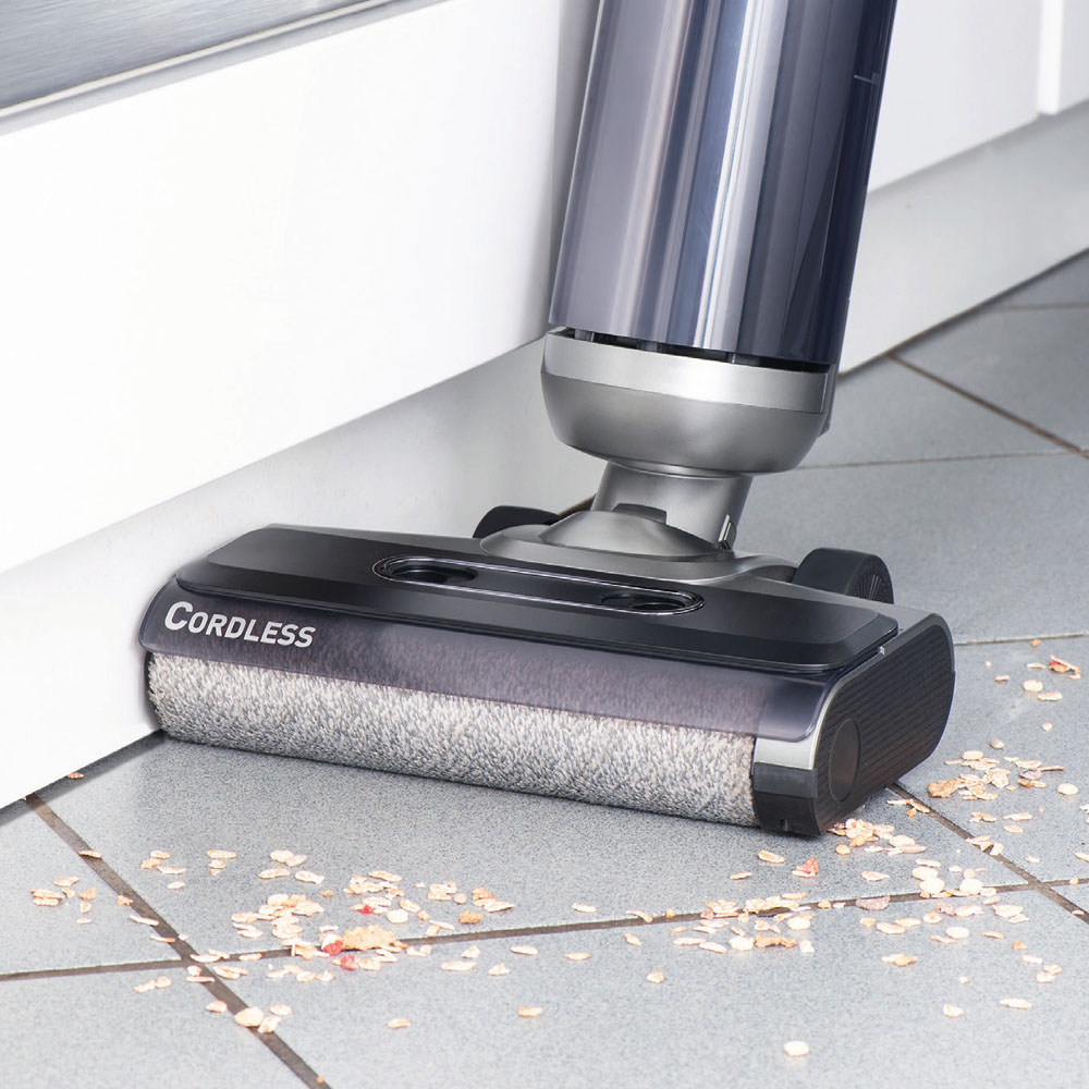 AquaFloorCleaner Cordless, тщательная уборка под стенами AquaFloorCleaner Cordless, тщательная уборка в углах и под стенами благодаря конструкции моющего валика