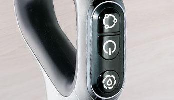 AquaFloorCleaner Cordless, три кнопки на ручке для простоты и удобства управления Аккумуляторный моющий пылесос THOMAS AquaFloorCleaner Cordless, три кнопки для простоты и удобства управления